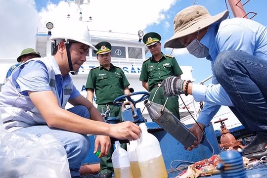 Hải quan tăng cường kiểm soát, đấu tranh chống buôn lậu xăng dầu, than