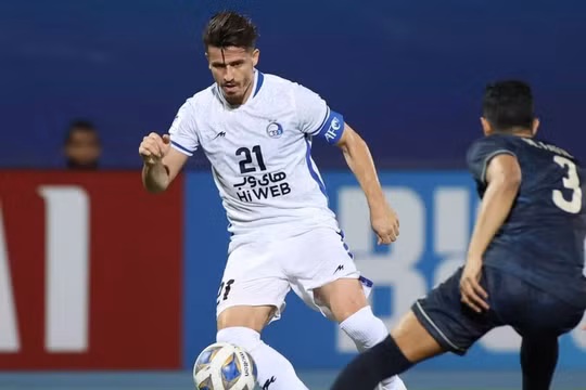 Iran bắt cựu tuyển thủ Ghafouri trong lúc World Cup đang diễn ra