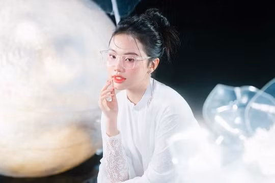 Phương Mỹ Chi lên tiếng sau khi MV "Hẹn em kiếp sau" bị biến mất trên YouTube