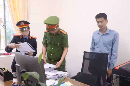 Cán bộ Ban Quản lý dự án huyện Tương Dương đã lập khống hồ sơ rút tiền Nhà nước tiêu xài