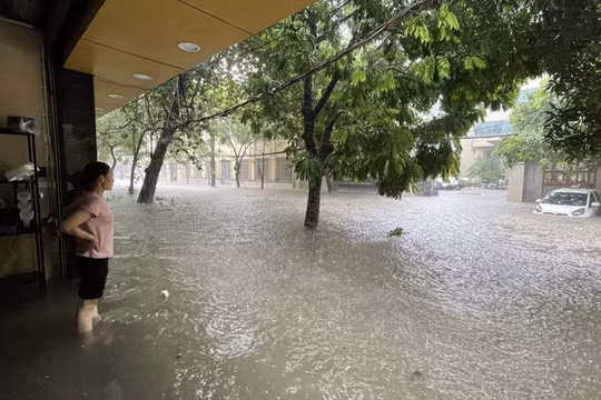 Hải Phòng cứ mưa to là ngập, lỗi do đâu?