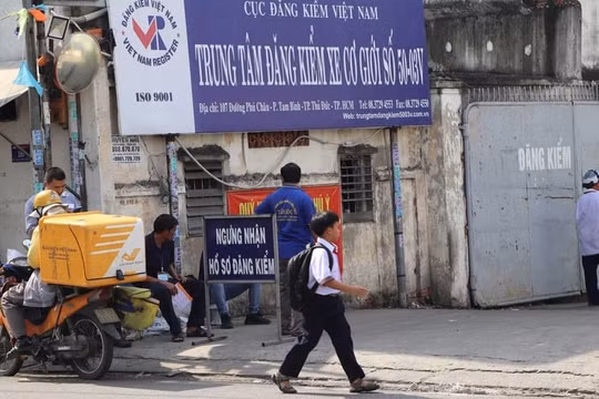 Tạm đình chỉ hoạt động 2 trung tâm đăng kiểm ở TP HCM