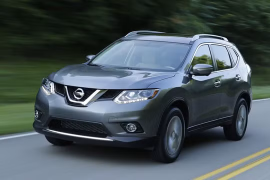 Triệu hồi gần 700.000 xe Nissan Rogue vì nguy cơ cháy bảng điều khiển