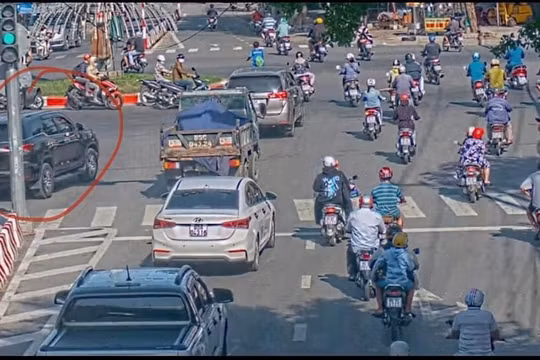 Xử lý người phụ nữ chạy ô tô ngược chiều ở Phan Rang - Tháp Chàm