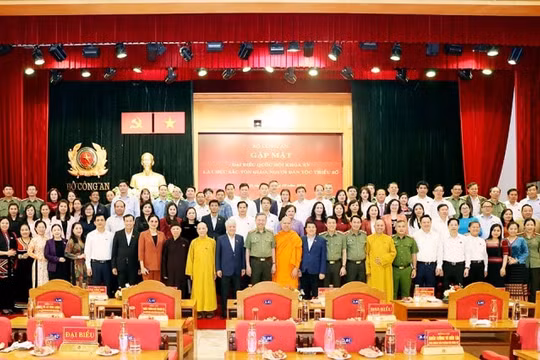 Bộ Công an gặp mặt đại biểu Quốc hội là chức sắc tôn giáo, người DTTS