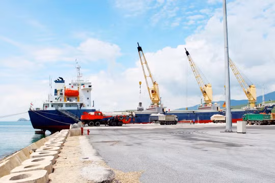 Dừng thực hiện 2 dự án xã hội hóa nạo vét khu vực cảng Hòn La
