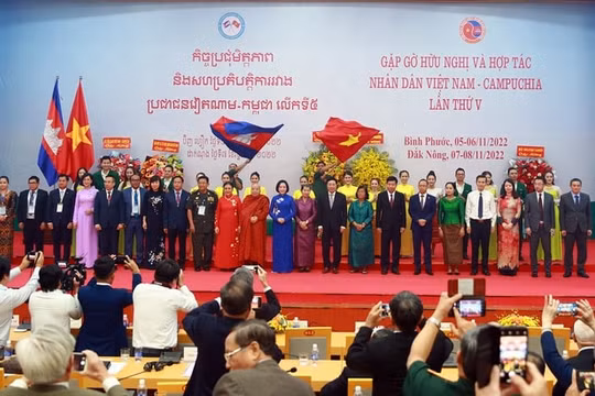 Tăng cường và phát triển mối quan hệ láng giềng tốt đẹp với Campuchia