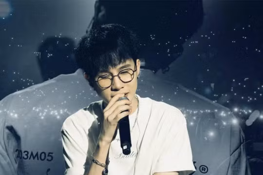 Jack trở lại showbiz Việt bằng live stage cuốn hút, vừa cổ điển vừa hiện đại
