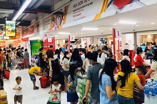 Thị trường mua bán sôi động dịp Quốc tế Thiếu nhi