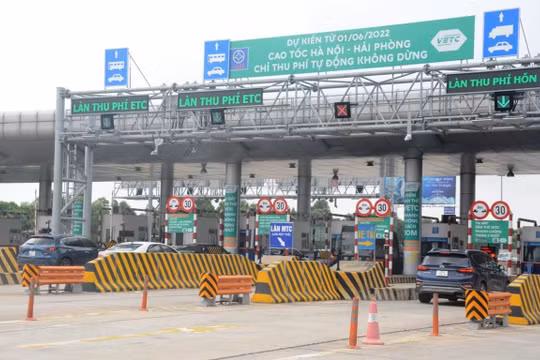 Ngày đầu thực hiện thu phí không dừng trên toàn tuyến cao tốc Hà Nội - Hải Phòng