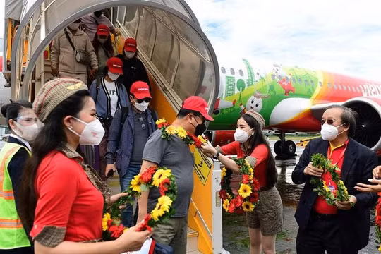 Du lịch Việt Nam phục hồi mạnh, đón hơn 350 nghìn khách quốc tế trong tháng 7