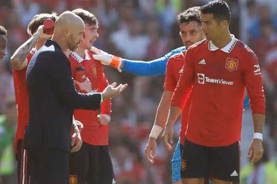 Ten Hag không để Ronaldo đá chính ở vòng 1 Ngoại hạng Anh 2022/23