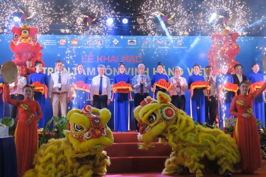 TP.HCM khai mạc hội chợ triển lãm “Tôn vinh hàng Việt năm 2022”