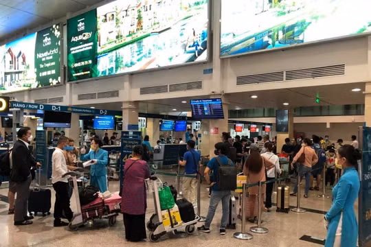 Khuyến cáo hành khách làm thủ tục trực tuyến trước khi lên máy bay