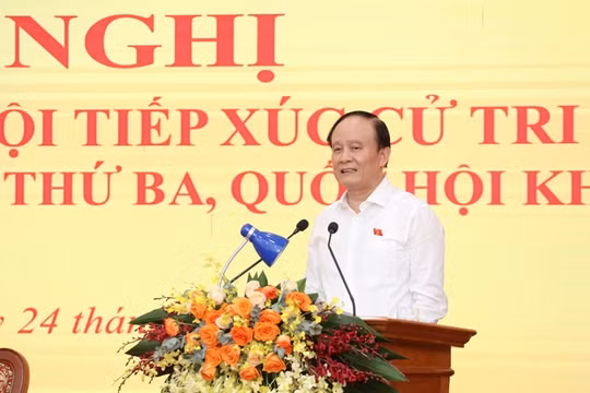 Cử tri Hà Nội kiến nghị sớm điều chỉnh giá xăng dầu, chống tăng giá các mặt hàng khác