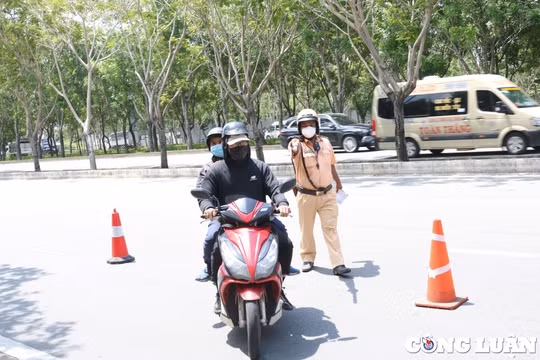 Chạy quá tốc độ quy định tại TP. HCM: Người nói đi gấp, người viện cớ... không thấy biển báo