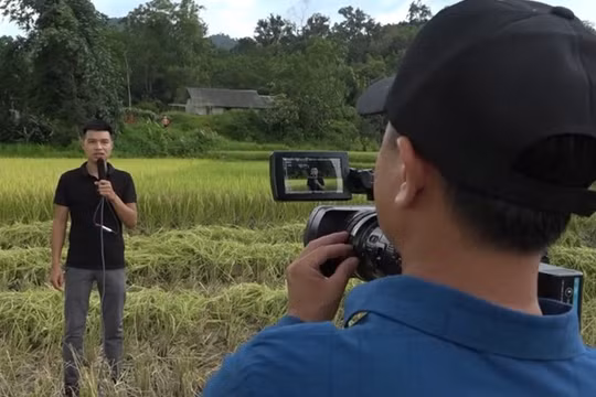 Gian nan phóng viên đài huyện