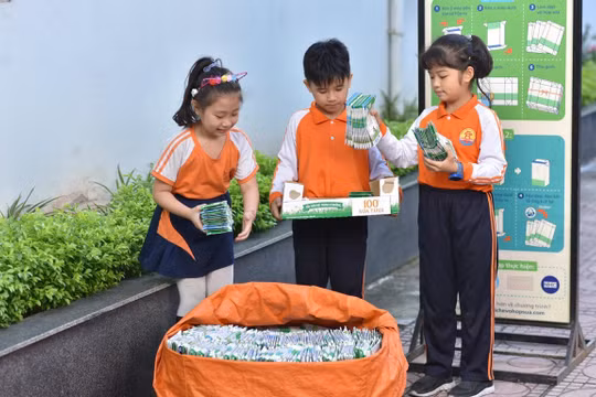 Mô hình thu mua và tái chế vỏ hộp giấy đựng đồ uống: Chung tay giảm thiểu ô nhiễm môi trường