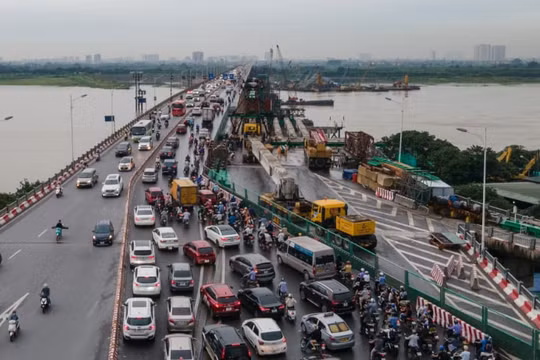 Hà Nội: Cấm tạm thời nhiều tuyến đường phục vụ thi công cầu Vĩnh Tuy