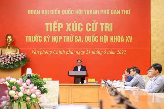 Thủ tướng Phạm Minh Chính tiếp xúc cử tri thành phố Cần Thơ