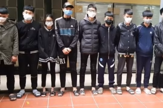 Bắt giữ nhóm đối tượng tuổi teen giả làm cảnh sát hình sự để cướp tài sản