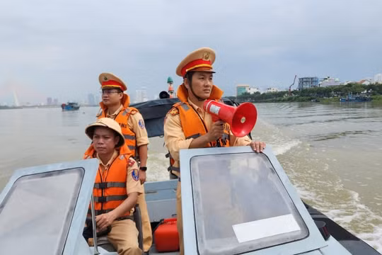 Thành lập Ban chỉ đạo tiền phương ứng phó với bão số 4