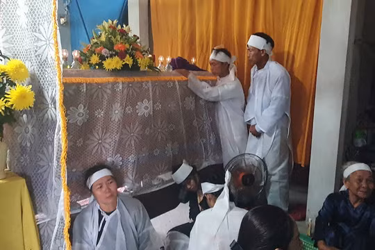 Quảng Trị: Xót xa cảnh chị bị ung thư, em qua đời vì tai nạn giao thông