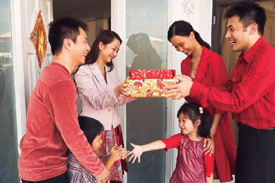 Xem tuổi xông nhà, xông đất năm Quý Mão 2023 cho tuổi Tý