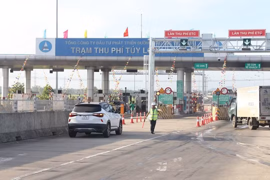 Xử phạt phương tiện không đủ điều kiện đi vào làn ETC trên cao tốc