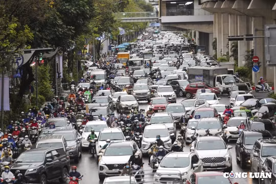 Hà Nội: Phân làn phương tiện, tổ chức giao thông thế nào để đạt hiệu quả?