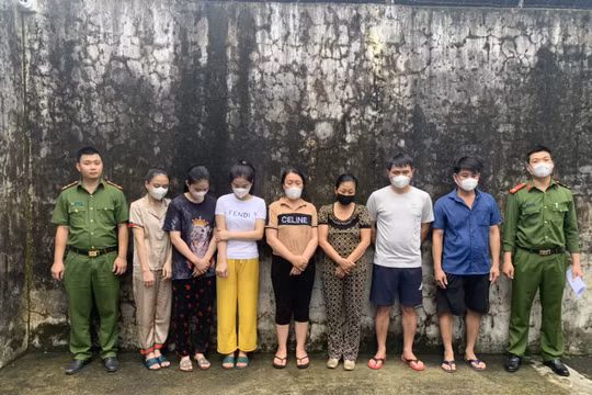 Tạm giữ hình sự 7 đối tượng ghi lô, đề với số tiền giao dịch hơn 10 tỉ đồng