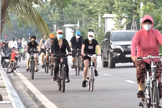 Xe đạp ngày càng được người dân Thủ đô ưa thích