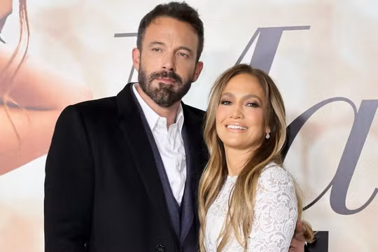 "Người Dơi" Ben Affleck và Jennifer Lopez chính thức kết hôn sau 2 thập kỷ hợp tan