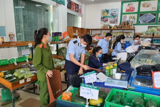 TP. HCM chỉ đạo khẩn xử phạt nghiêm hành vi rau ngoài chợ “đội lốt” rau an toàn