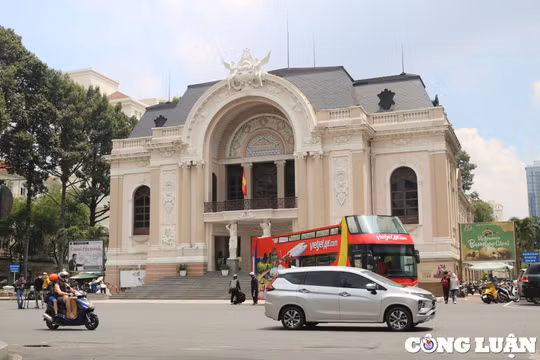TP. HCM: Dừng đỗ trước Nhà hát, Sở Giao thông vận tải yêu cầu chấn chỉnh