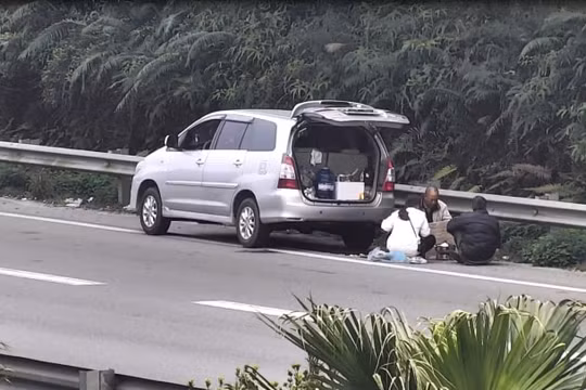 Bữa ăn trên đường cao tốc có thể có giá 12 triệu đồng