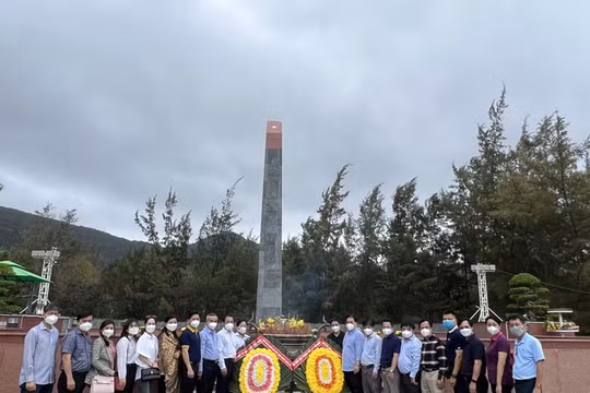 Hội Nhà báo TP.HCM tổ chức chương trình "Côn Đảo - Hành trình về nguồn"