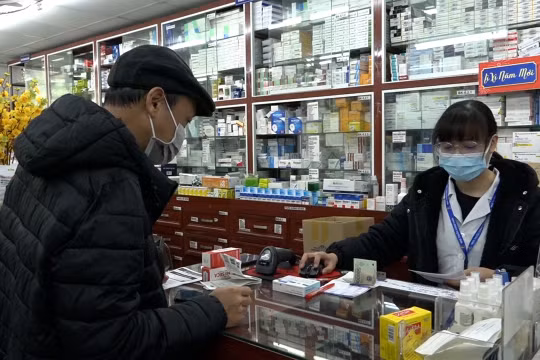Những lưu ý cho người dân khi mua thuốc điều trị Covid-19 tại các nhà thuốc