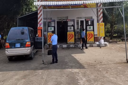 Doanh nghiệp kinh doanh xăng dầu tại Cần Thơ tự ý tăng giá xăng, bị phạt 40 triệu đồng