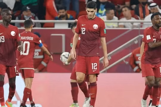 Qatar trở thành đội đầu tiên bị loại ở World Cup 2022