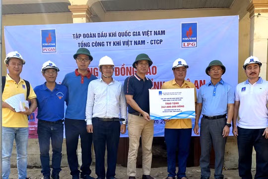 PV GAS ủng hộ hơn 300 triệu đồng cho đồng bào miền Trung