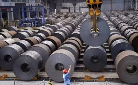 Loạt doanh nghiệp thép Trung Quốc “mấp mé” bờ vực phá sản?