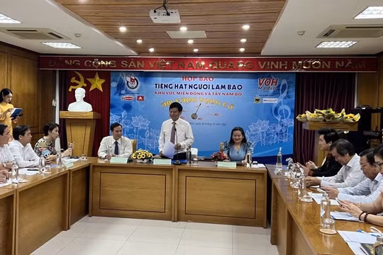 Hội thi “Tiếng hát người làm báo” miền Đông và Tây Nam Bộ