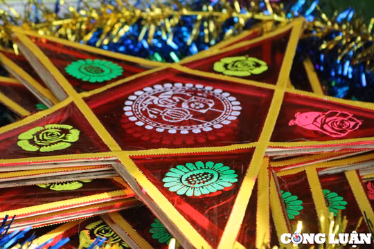 Làng nghề lồng đèn Phú Bình tất bật cận Trung thu