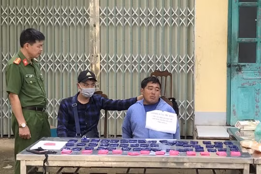 Phá chuyên án, bắt giữ đối tượng vận chuyển 12.000 viên ma túy tổng hợp