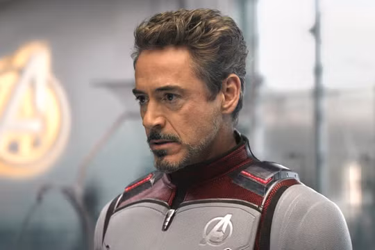 Vẻ ngoài khác lạ của 'Người Sắt' Robert Downey Jr.