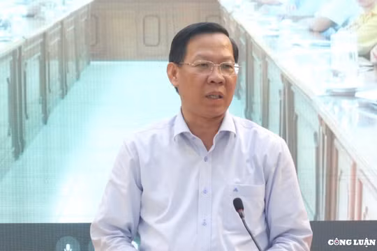 Công nhân mất việc cận Tết, cử tri TP. HCM lo lắng con em phải bỏ học