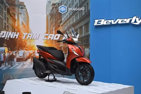 Cận cảnh xe tay ga Piaggio Beverly S mới về Việt Nam