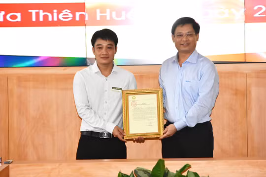 Thừa Thiên Huế: Trao thư khen của Chủ tịch nước cho anh Tô Vũ Đồng