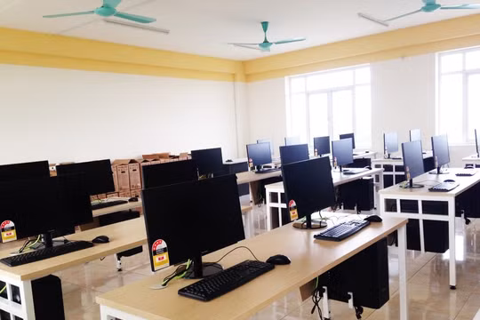 Vì sao Sở GD&ĐT Bình Dương 'im lặng' trước phản ánh gói thầu 69 tỉ đồng có dấu hiệu 'đội giá'?